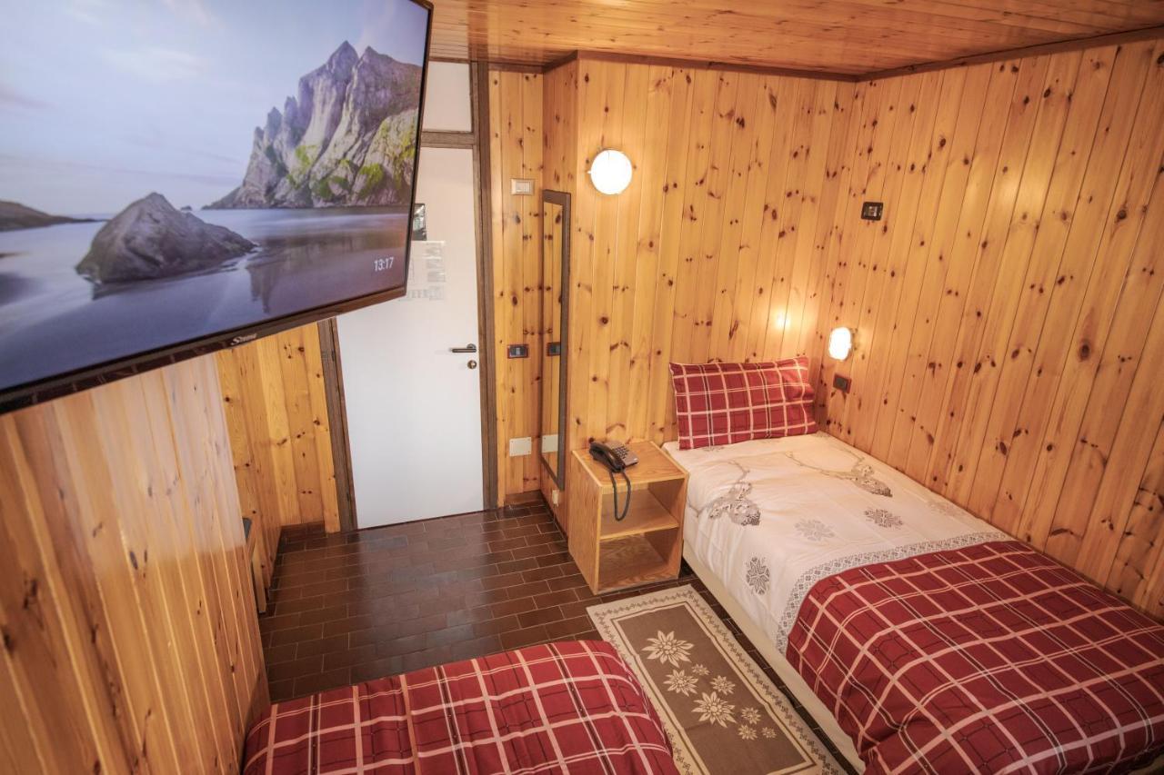 Albergo Quarto Pirovano Passo Stelvio Buitenkant foto